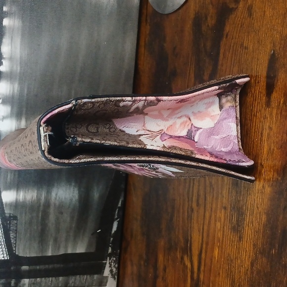 Guess Brown Clutch with Floral Design - Picture 4 of 11